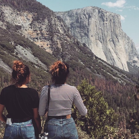 Meet your Poshers, Godinez Twins - Picture 2 of 7